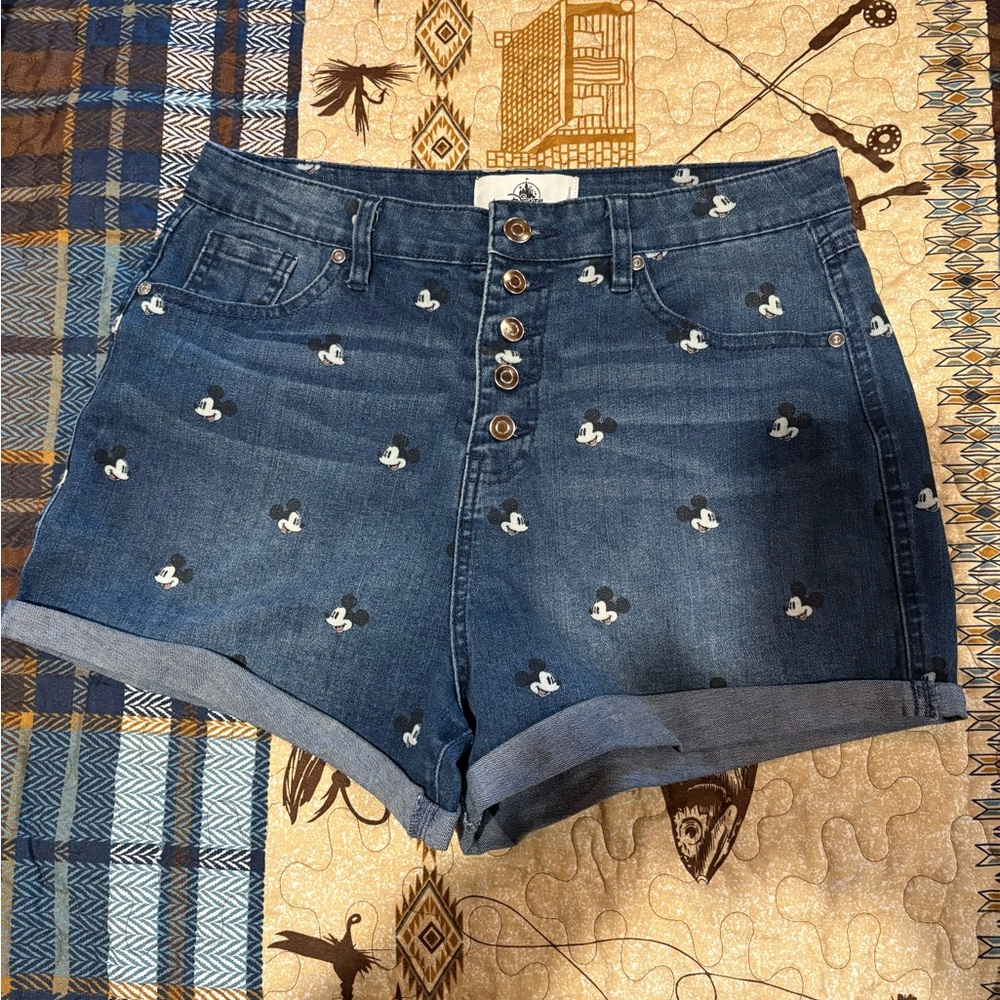 Disney Parks High Rise Button Fly Mickey
Mouse Denim Shorts juniors size 13